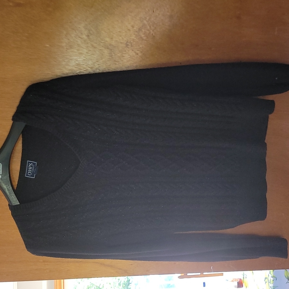 Classic Vneck sweater size L
